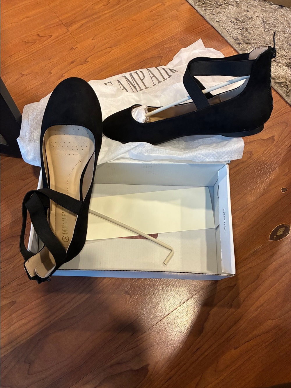 Black Women's Ballet Flats with Crisscross Strap